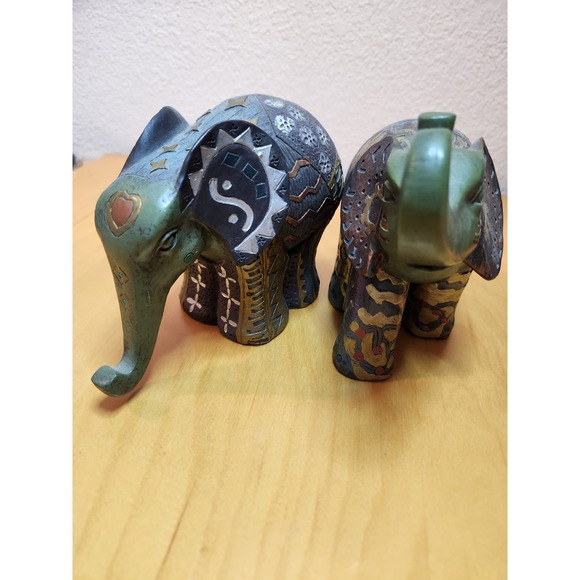 Hand Painted Elephant Figurines Set of 2 Tribal Folk Art Decor Made in China - Picture 2 of 8